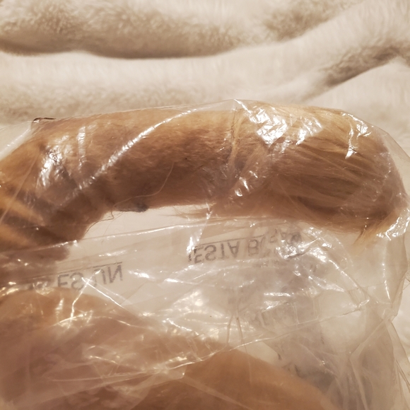 Lion Tail Clip On - Picture 3 of 3